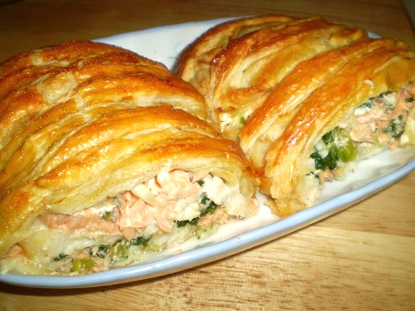 Пирог с семгой - рецепт с фото пошагово